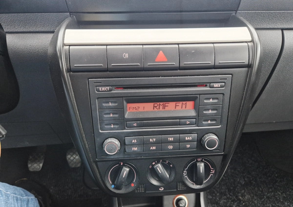 Volkswagen Fox cena 6900 przebieg: 181000, rok produkcji 2006 z Węgliniec małe 154